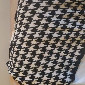 Houndstooth cape